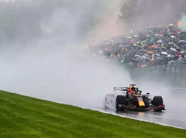 Max Verstappen (Red Bull) beim Formel-1-Rennen in Spa-Francorchamps 2021 Titel-Bild zur News: Max Verstappen (Red Bull) beim Formel-1-Rennen in Spa-Francorchamps 2021