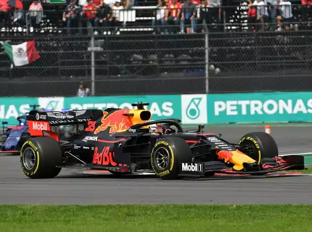 Max Verstappen (Red Bull RB15) beim Formel-1-Rennen in Mexiko-Stadt 2019 Titel-Bild zur News: Max Verstappen (Red Bull RB15) beim Formel-1-Rennen in Mexiko-Stadt 2019