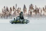 FlyCar bietet Aktivurlaubern zahlreiche Aktivitäten, darunter auch GoKarts on Ice