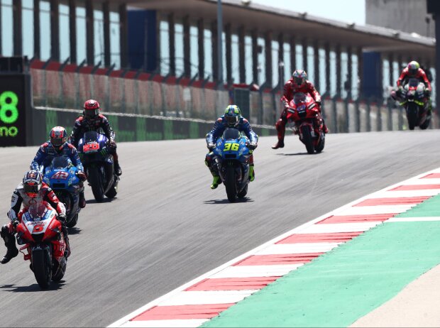 Titel-Bild zur News: MotoGP-Action auf dem Algarve International Circuit in Portimao