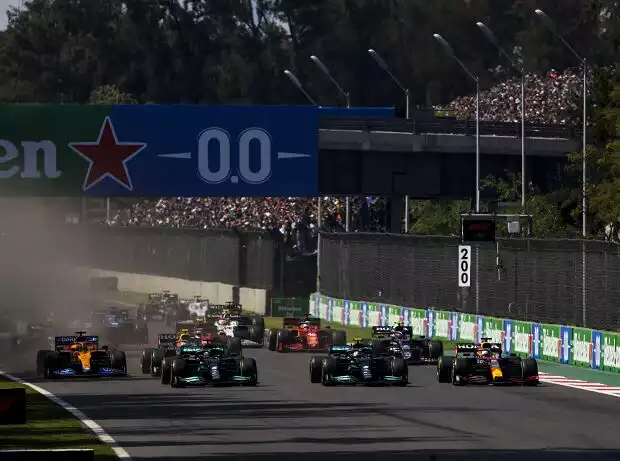 Max Verstappen, Lewis Hamilton, Valtteri Bottas, Daniel Ricciardo, Sergio Perez Titel-Bild zur News: Max Verstappen, Lewis Hamilton, Valtteri Bottas, Daniel Ricciardo, Sergio Perez