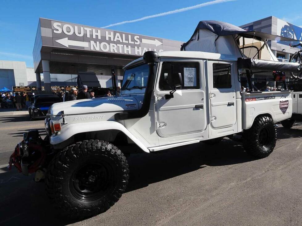 Toyota Land Cruiser Banderiante FJ-45 Crew Cab
