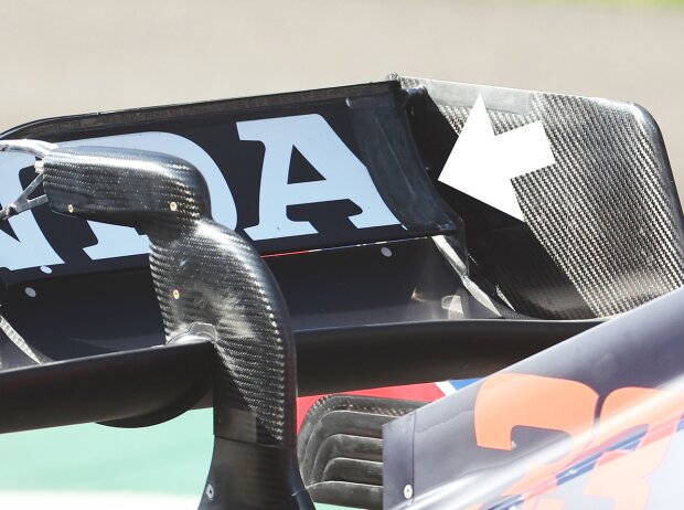 Mit Tape verstärkter Heckflügel Red Bull RB16B Mit Tape verstärkter Heckflügel Red Bull RB16B