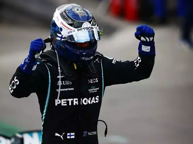 Titel-Bild zur News: Valtteri Bottas (Mercedes) freut sich über den Sieg beim Formel-1-Sprint in Brasilien 2021
