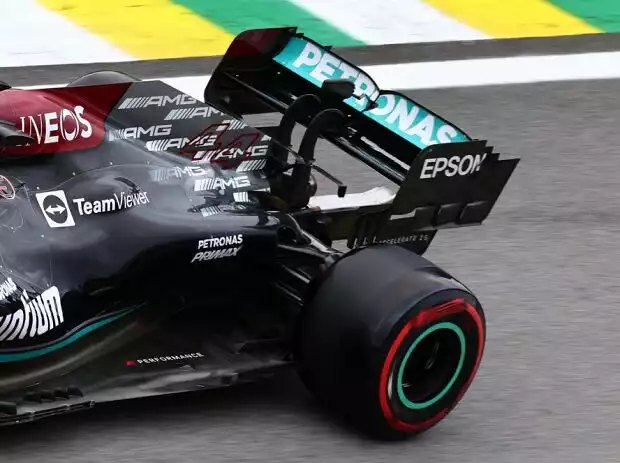 Der Heckflügel am Mercedes W12 von Lewis Hamilton beim Formel-1-Rennen in Brasilien 2021 Titel-Bild zur News: Der Heckflügel am Mercedes W12 von Lewis Hamilton beim Formel-1-Rennen in Brasilien 2021
