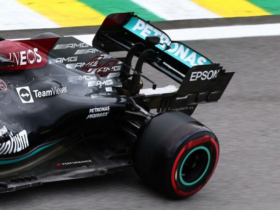 Der Heckflügel am Mercedes W12 von Lewis Hamilton beim Formel-1-Rennen in Brasilien 2021