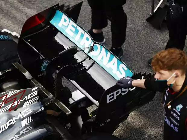 Der Heckflügel des Mercedes W12 von Valtteri Bottas beim Grand Prix von Sao Paulo 2021 Titel-Bild zur News: Der Heckflügel des Mercedes W12 von Valtteri Bottas beim Grand Prix von Sao Paulo 2021