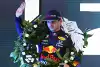 Bild zum Inhalt: Offiziell: Max Verstappen ist Fahrer des Jahres 2021!