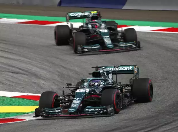 Lance Stroll vor Sebastian Vettel (Aston Martin AMR21) beim Formel-1-Rennen in Spielberg Titel-Bild zur News: Lance Stroll vor Sebastian Vettel (Aston Martin AMR21) beim Formel-1-Rennen in Spielberg