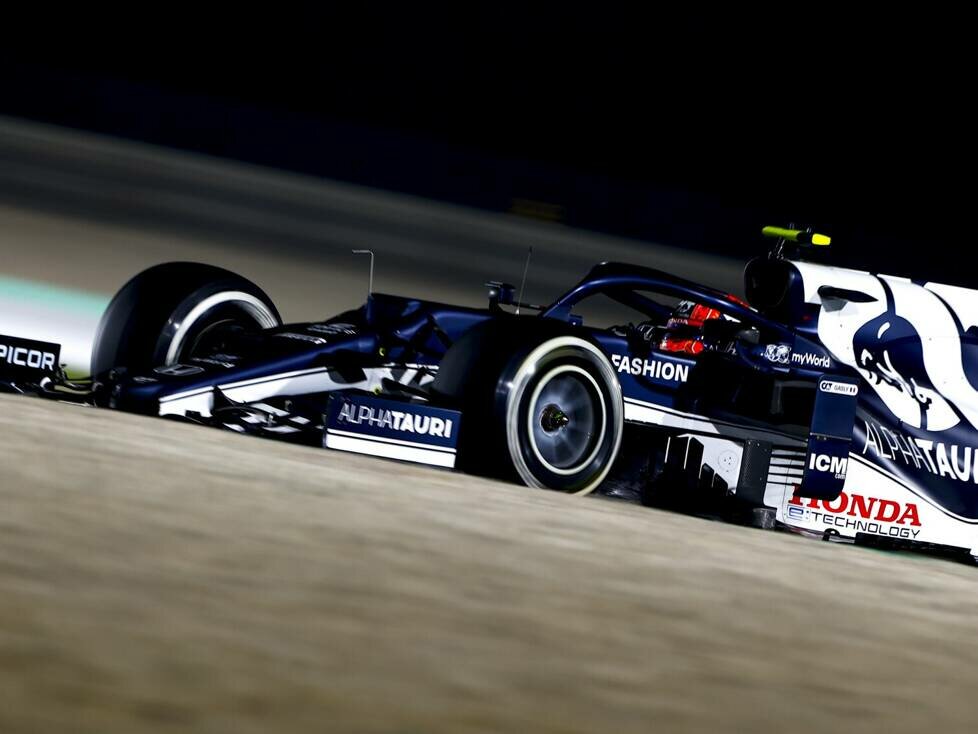Pierre Gasly im AlphaTauri AT02 in Katar 2021