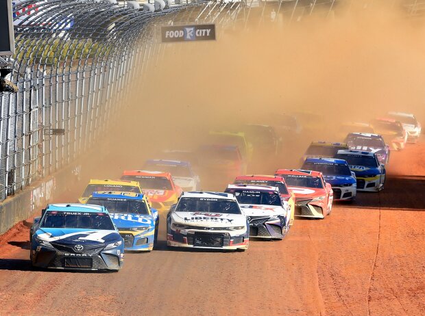 Start zum Dirt-Track-Rennen der NASCAR Cup Series 2021 in Bristol