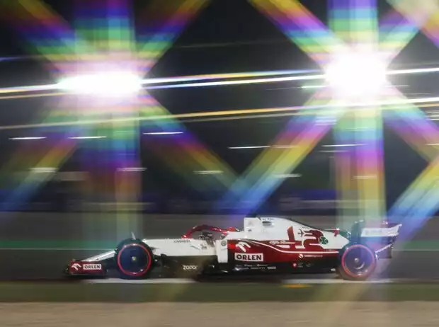Titel-Bild zur News: Kimi Räikkönen (Alfa Romeo) im Qualifying zum Formel-1-Rennen in Katar 2021