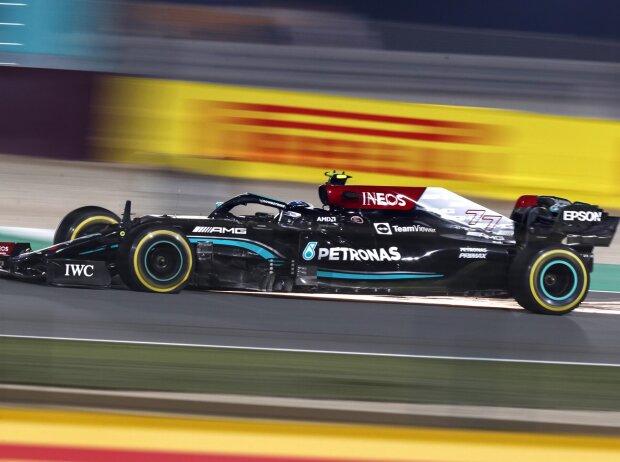 Titel-Bild zur News: Valtteri Bottas (Mercedes W12) im Formel-1-Rennen von Katar 2021