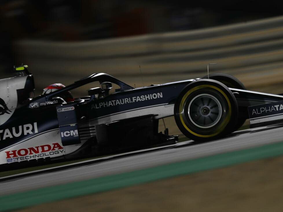 Pierre Gasly im AlphaTauri AT02 in Katar 2021