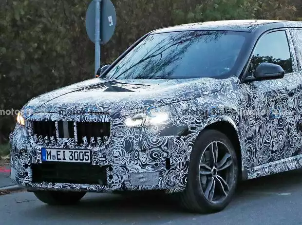 BMW X1 M35i Erlkönigfoto Titel-Bild zur News: BMW X1 M35i Erlkönigfoto