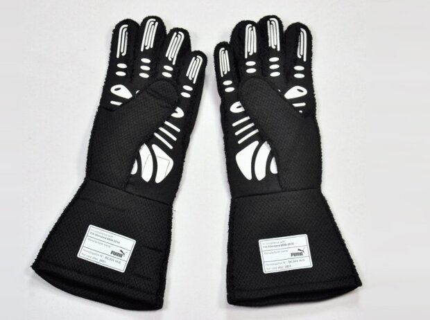 Original Formel 1-Handschuhe von Lewis Hamilton Original Formel 1-Handschuhe von Lewis Hamilton