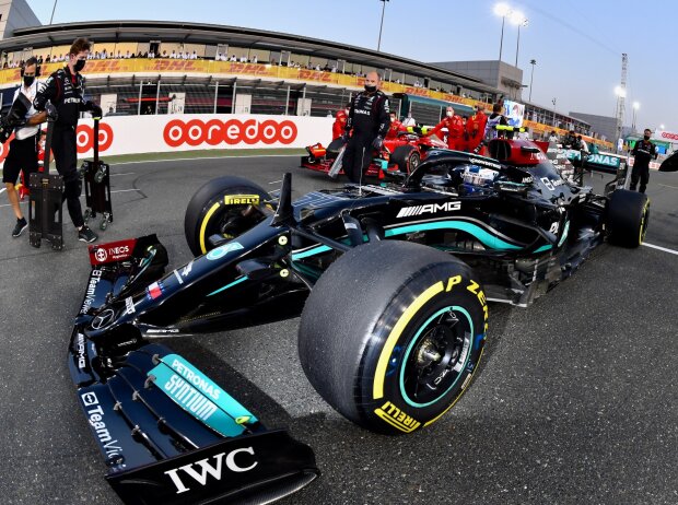 Valtteri Bottas (Mercedes W12) vor dem Formel-1-Rennen in Katar 2021