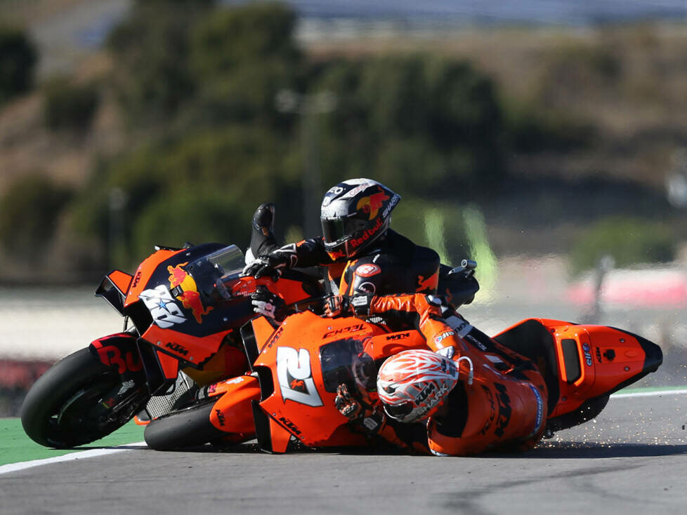 Sturz von Iker Lecuona und Miguel Oliveira beim GP Algarve 2021 in Portimao