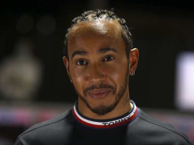 Lewis Hamilton (Mercedes) vor dem Formel-1-Rennen von Saudi-Arabien in Dschidda 2021 Lewis Hamilton (Mercedes) vor dem Formel-1-Rennen von Saudi-Arabien in Dschidda 2021