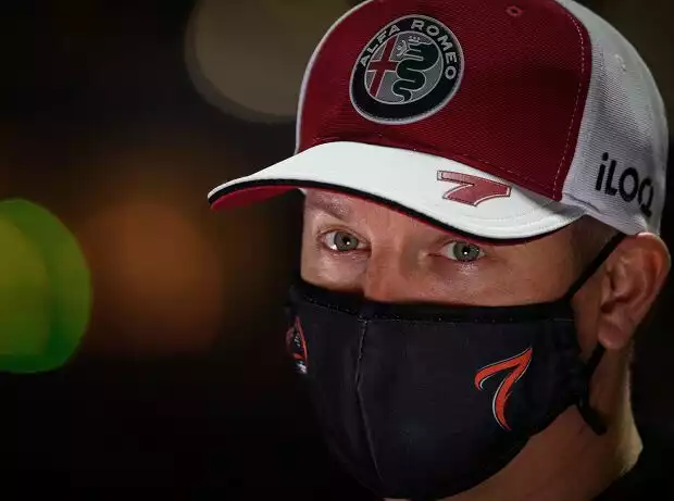 Kimi Räikkönen (Alfa Romeo) vor dem Formel-1-Rennen in Saudi-Arabien 2021 Titel-Bild zur News: Kimi Räikkönen (Alfa Romeo) vor dem Formel-1-Rennen in Saudi-Arabien 2021