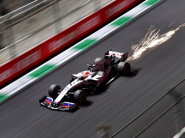 Titel-Bild zur News: Nikita Masepin (Haas VF-21) im Training zum Formel-1-Rennen in Saudi-Arabien 2021