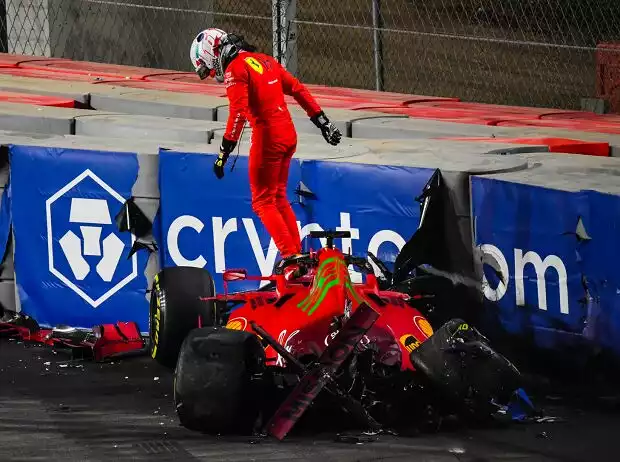 Charles Leclerc (Ferrari SF21) verunfallt im zweiten Training zum formel-1-Rennen in Saudi-Arabien 2021 Titel-Bild zur News: Charles Leclerc (Ferrari SF21) verunfallt im zweiten Training zum formel-1-Rennen in Saudi-Arabien 2021