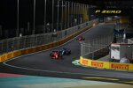 Charles Leclerc (Ferrari), Fernando Alonso (Alpine) und Carlos Sainz (Ferrari) 