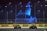 Lewis Hamilton (Mercedes) und Yuki Tsunoda (AlphaTauri) 