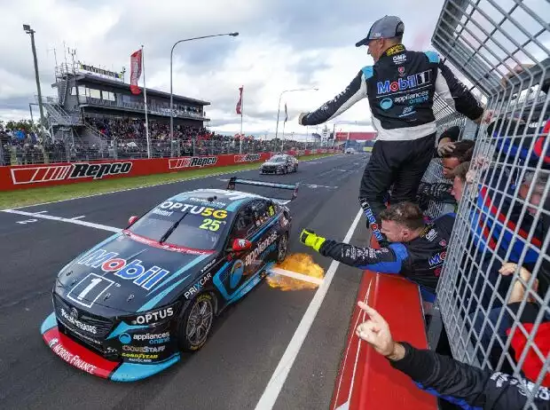 Chaz Mostert und Lee Holdsworth gewinnen die 64. Ausgabe des Bathurst 1000 Titel-Bild zur News: Chaz Mostert und Lee Holdsworth gewinnen die 64. Ausgabe des Bathurst 1000