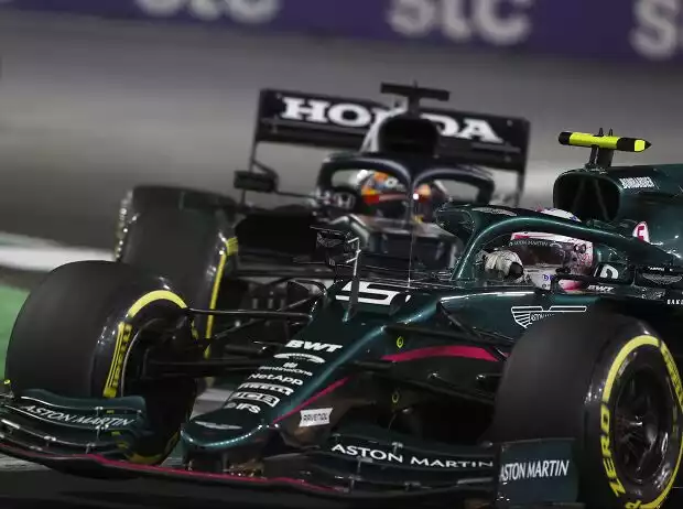 Sebastian Vettel, Yuki Tsunoda Titel-Bild zur News: Sebastian Vettel, Yuki Tsunoda