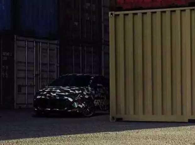 Toyota GR Corolla Teaser Titel-Bild zur News: Toyota GR Corolla Teaser