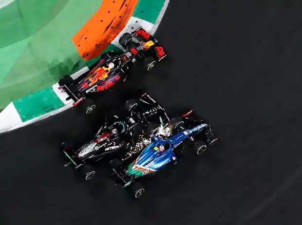 Titel-Bild zur News: Max Verstappen, Esteban Ocon, Lewis Hamilton