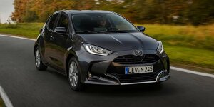 Neuer Mazda 2 (2022) ist ein umgelabelter Toyota Yaris Hybrid