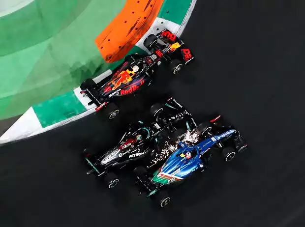 Titel-Bild zur News: Max Verstappen, Esteban Ocon, Lewis Hamilton