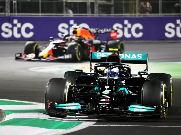 Valtteri Bottas, Max Verstappen Titel-Bild zur News: Valtteri Bottas, Max Verstappen