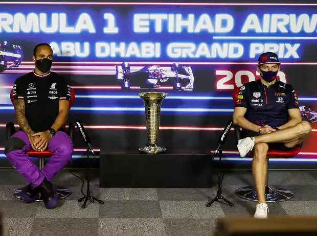 Lewis Hamilton und Max Verstappen in der Pressekonferenz vor dem finalen Formel-1-Rennen der Saison 2021 in Abu Dhabi Titel-Bild zur News: Lewis Hamilton und Max Verstappen in der Pressekonferenz vor dem finalen Formel-1-Rennen der Saison 2021 in Abu Dhabi