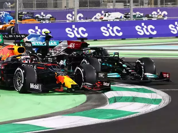 Titel-Bild zur News: Max Verstappen, Lewis Hamilton