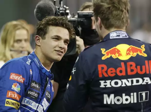 Titel-Bild zur News: Lando Norris nach dem Formel-1-Qualifying in Abu Dhabi 2021 mit Max Verstappen
