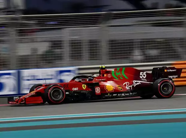 Titel-Bild zur News: Carlos Sainz (Ferrari SF21) im Qualifying zum Formel-1-Rennen in Abu Dhabi