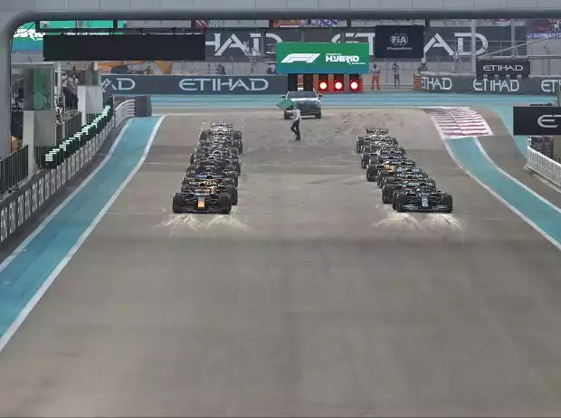 Titel-Bild zur News: Lewis Hamilton, Max Verstappen, Sergio Perez, Charles Leclerc