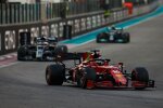 Charles Leclerc (Ferrari) und Yuki Tsunoda (AlphaTauri) 