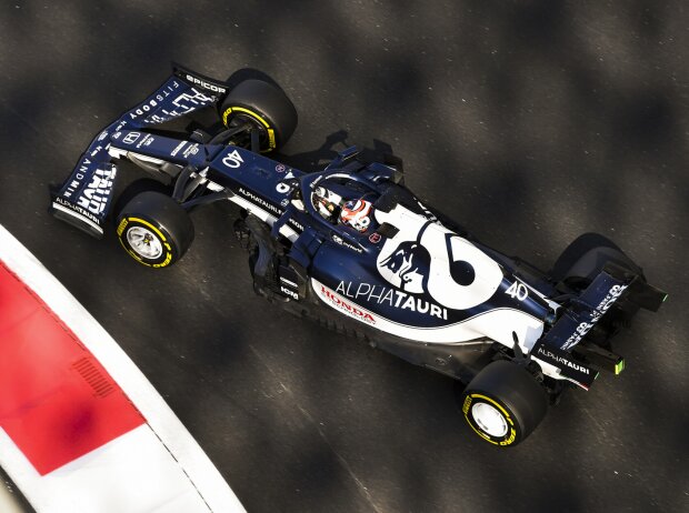 Titel-Bild zur News: Liam Lawson (AlphaTauri AT02) im Formel-1-Test von Abu Dhabi 2021
