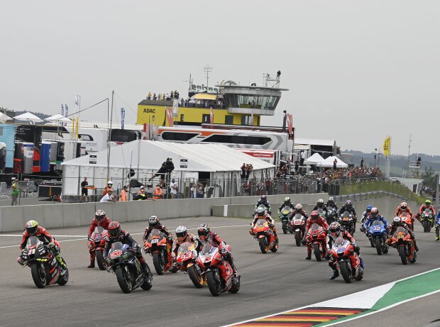 Titel-Bild zur News: Sachsenring MotoGP Start