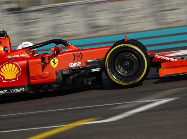 Charles Leclerc beim Pirelli-Reifentest mit 18-Zoll-Rädern für 2022