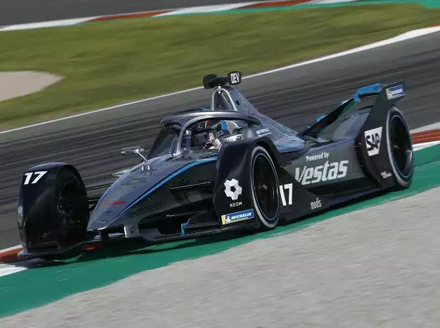 Nyck de Vries im Formel-E-Auto von Mercedes beim Testfahrten in Valencia Titel-Bild zur News: Nyck de Vries im Formel-E-Auto von Mercedes beim Testfahrten in Valencia