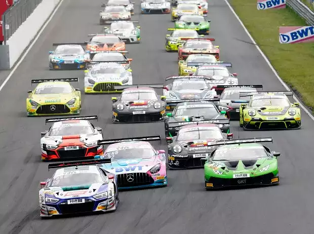 Start zum Rennen das ADAC GT Masters 2021 in Zandvoort Titel-Bild zur News: Start zum Rennen das ADAC GT Masters 2021 in Zandvoort