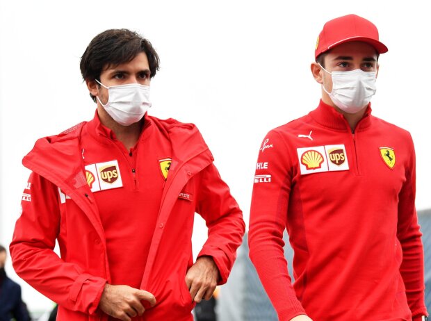 Titel-Bild zur News: Die Ferrari-Piloten Carlos Sainz und Charles Leclerc in Istanbul