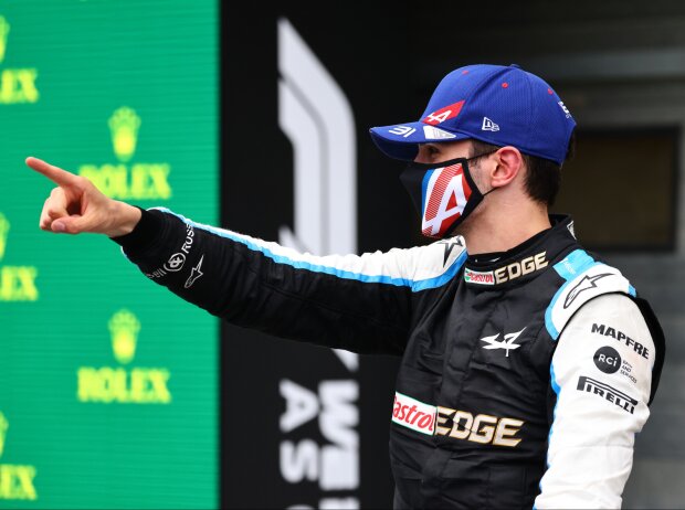 Titel-Bild zur News: Esteban Ocon (Alpine) feiert seinen Sieg beim Formel-1-Rennen in Budapest