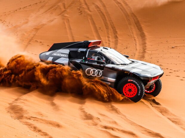 Titel-Bild zur News: Audi RS Q e-tron