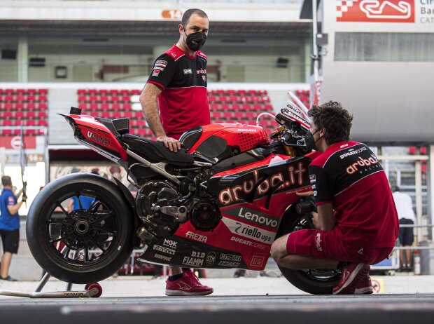 Titel-Bild zur News: Ducati Panigale V4R